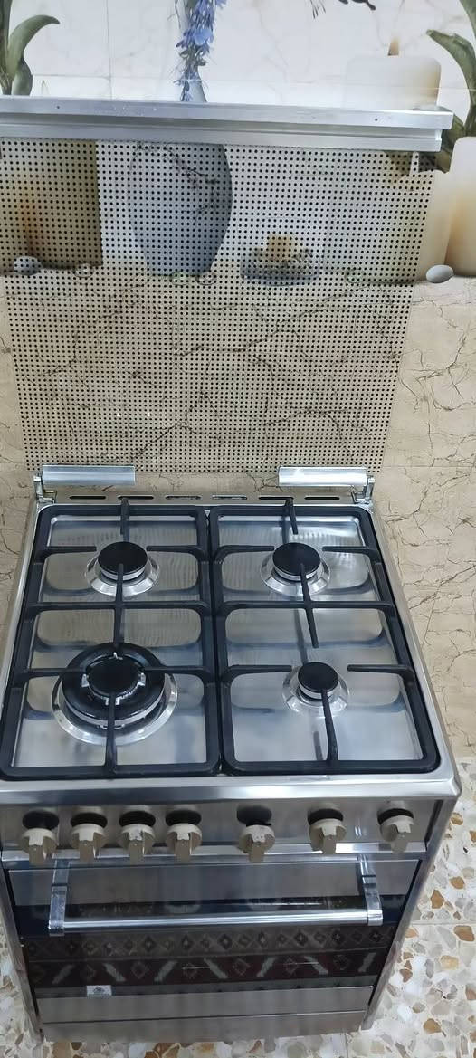 يالله طباخ ايطالي 4 عيون نضام حديث اخو الكارتون شغال هوه وكهربائياته مروحه وجداحة وكلوب وشووايه دجاج للاستفسار
***********
***********
