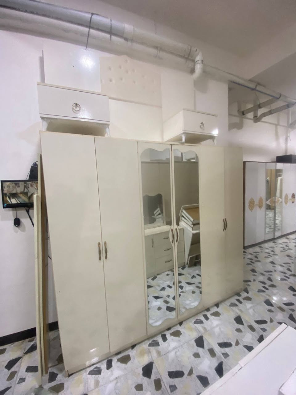 السلام عليكم تم وصول وجبه جديده من غرف نوم مستعمله شرط نضافه تكريت حي العصري نهايت البلديه
***********
