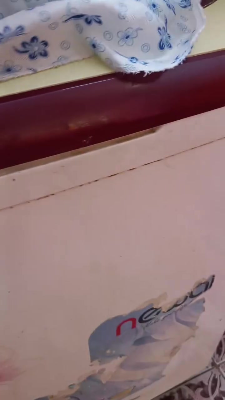 السلام عليكم ثلاجه ازغيره وغساله نضفات بس الغسالة عوزه قايش الشراي لايتعبني بسعار مناسبه مال بيتي بس محتاج تمام اخواني وشكر//عنواني ذي بار//شارع ياحسين مقابل ازبري//رقم تلفوني//***********//الشراي يجي خاص
