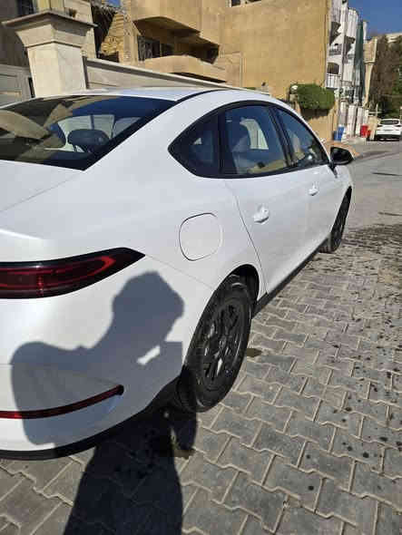 السلام عليكم للبيع بي واي دي فئه جن بلس 2025 ماشيه الف يعني بعدها بعداد الزيرو مكفوله كفاله عامه من كلشي السياره جديده وزيرو ومبينه من صورها رايدها 17800000 يعني سبعة عشر مليون وثمان مائة الف دينار عراقي مكاني بغداد للاستفسار اكثر اتصل ***********
