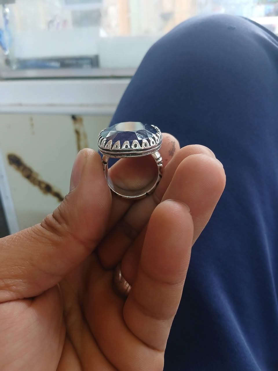 زفير افريقيه حجره 12 غرام بس الحجره قياس 24 تحفه فنيه سعر خاص؟ ***********
