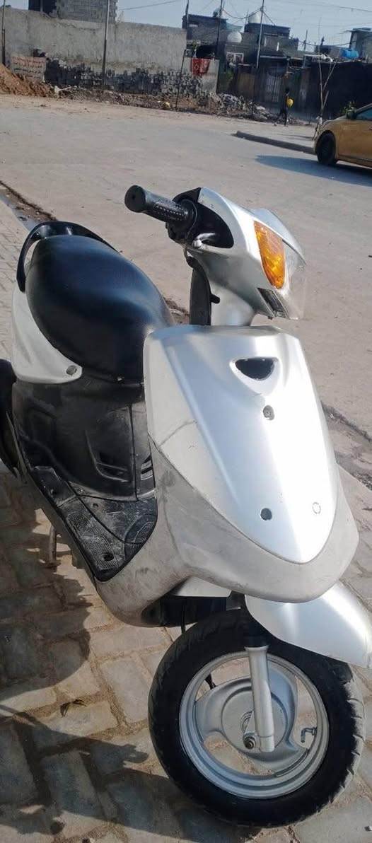 قجمه نكره سلف نضيفه 
كلشي نضيف بيهة 
فقط نوقاص بسيطه مكاني بغداد مشتل *********** سعرهة300 وبيهة مجال
