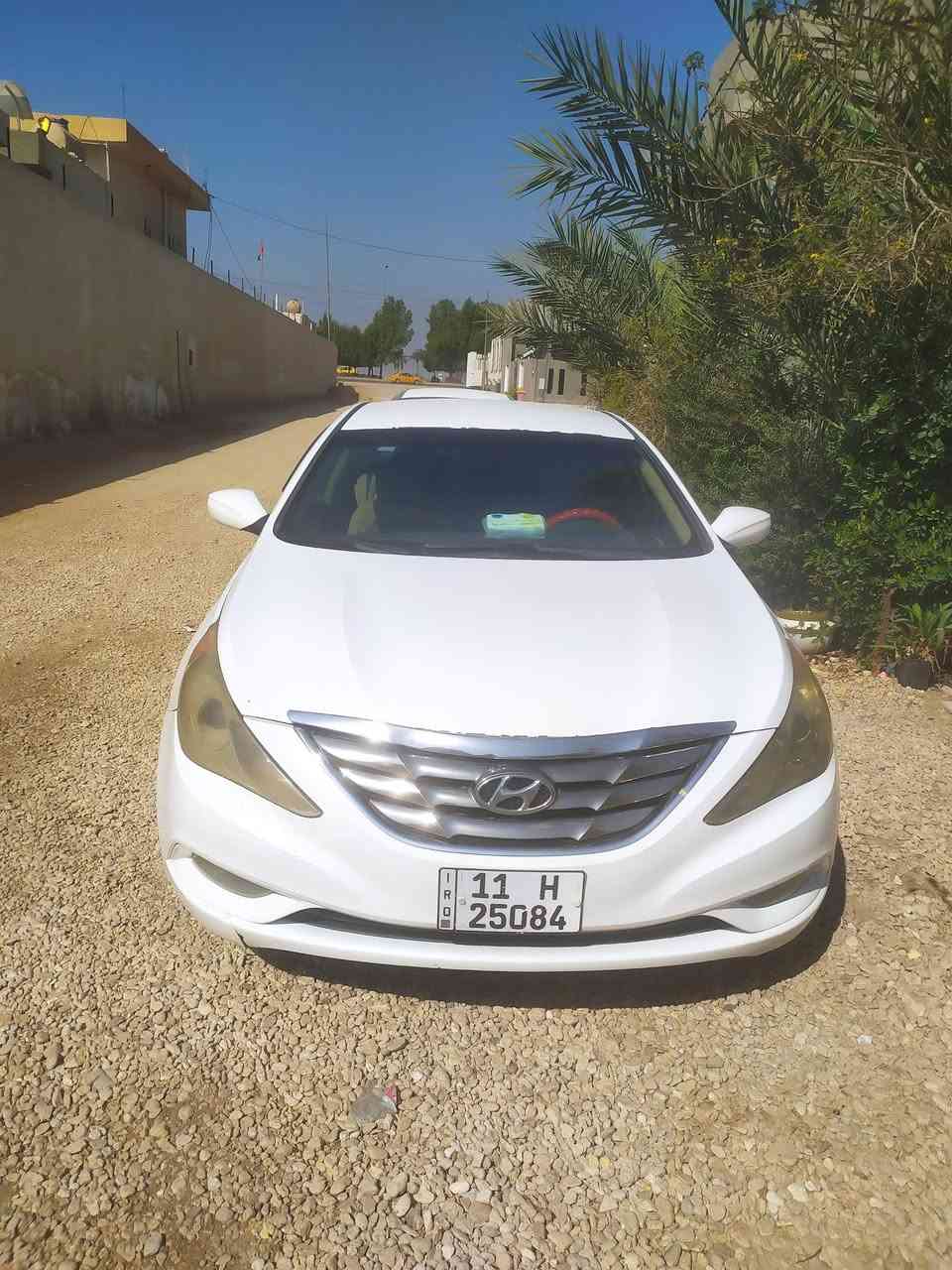 سوناتا13امريكيه  محرك2400 رقم بغداد انكليزي حادثها خلفي طفيف كما مبين بالسونار المرفقجاهزه مجهزه مال جناي. تخم تاير  وباتري  ودوشمه  وكير ومحرك  بحاله ممتازه جدا. *********** السياره في بابل .
