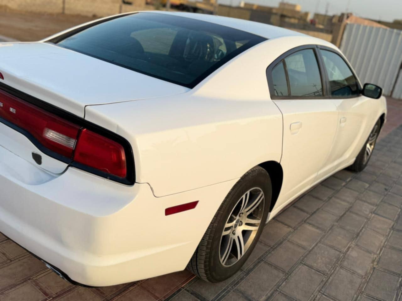 سلام عليكم جارجر 14 دوات حاويه حاويه عميه كله شغاله سيارة جديدة 90
***********
