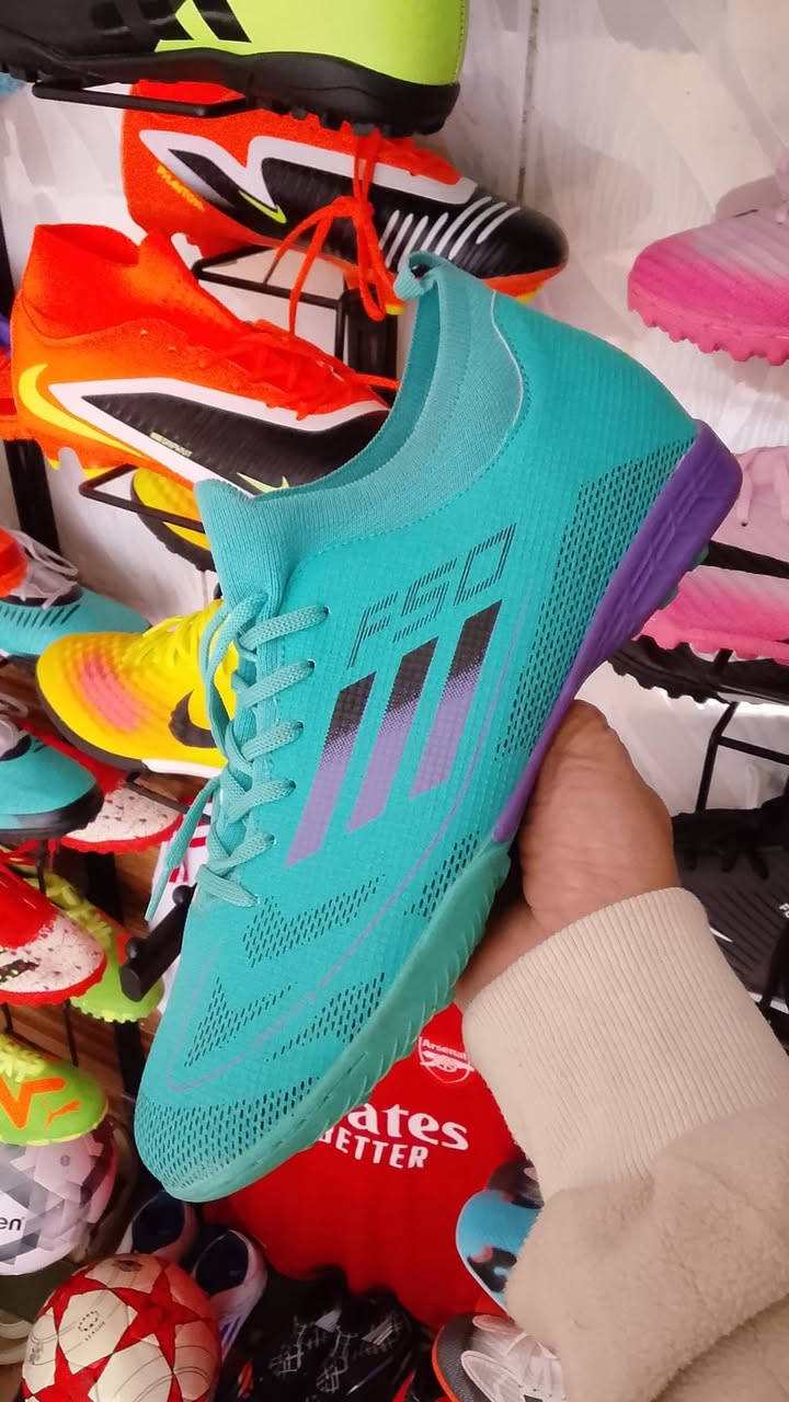 ترتان محبب السعر 15 الف تواصل خاص 
خدمة توصيل ٣لاف الكل العراق واتساب ***********
