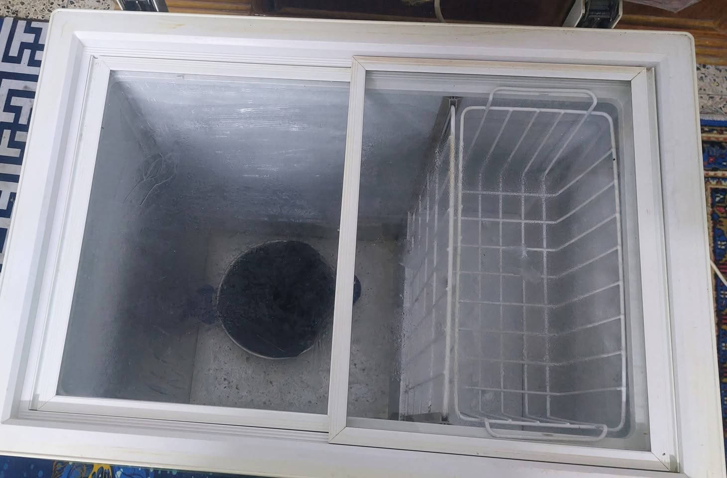 مجمده البيع حجمه سته قدم شغاله على الفحص سعره 125 
المكان بغداد مدينه الصدر  الكياره  استفسار   على رقم  ***********
