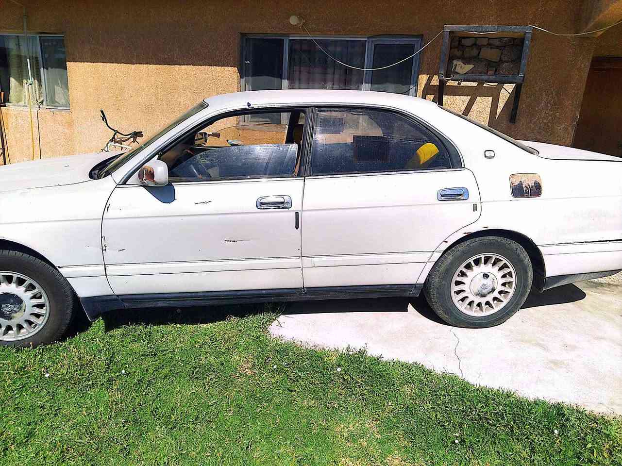 السلام عليكم...
بطه موديل 94 محرك 2.5 گير ملكه كهربائي
مسويلهه هزه قبل ٣ أشهر..
يرادلها ترتيبات بسيطه.. 
شوف العين يبري الذمه..
للبيع 38 ورقة وبيها مجال.. 
ترهم مقدمه وقسط بالشهر أهم شي كفيل وضمان..
***********
***********
