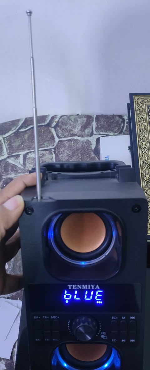 دي جي + راديون اصلي دبل مضخم ودبل سماعه ياخذ رام وفلاش ومكان للمايك هم قطعه انتيكه شحن تايب سي 
اول تم 35 ويه توصيل


**إذا كنت صاحب هذا الإعلان وتريد حذفه لأي سبب، رجاءا أرسل رسالة إلى الدعم الفني**