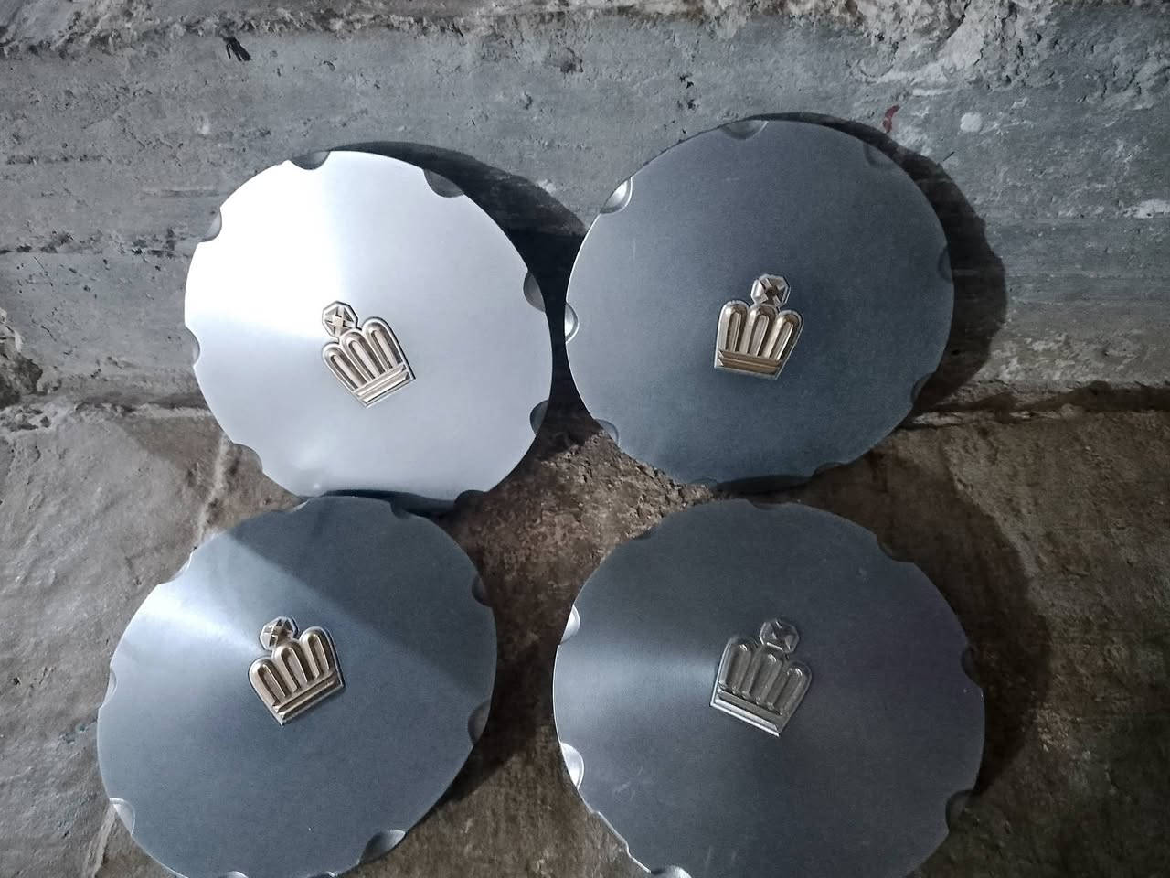 كبات ويل نجمه نفطي للبيع نظيفات
السعر 100دولار وبيهن مجال مكاني نجف 
للاتصال ***********
