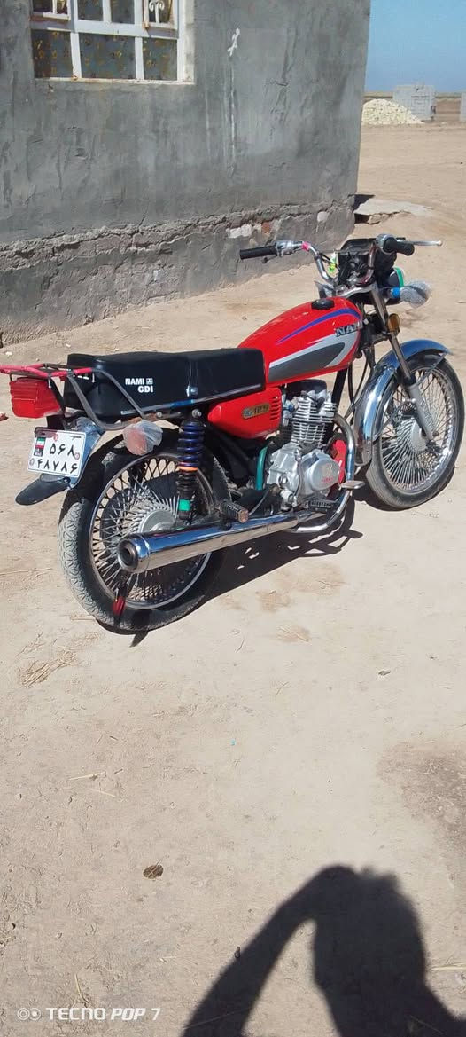 سلام عليكم دراجة لبيع. بدون السعر 700  وبيه مجال المكان قلعة صالح ***********
