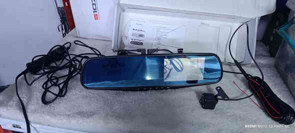 قطعتين داش كام مرايه وحده شاشه كامله شغاله بس اللمس يشتغل بس نص الشاشه يعني تكدر تحول بين الكاميرات والثانيه شاشه صغيره القطعتين ب45 مع التوصيل 
عنواني بغداد
***********
