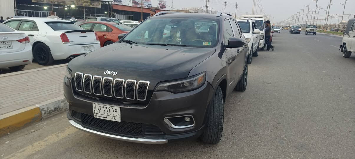 🚗 للبيع: جيب شيروكي بزون 2019
📍 مكان السيارة: واسط – الصويرة
📞 للتواصل: ***********
💰 السعر: 150 ورقة – قابل للتفاوض او مراوس RT مع الفرق 
📊 المسافة المقطوعة: 115,000 كيلومتر
🛠️ المحرك: 6 سلندر – 3200cc
⚠️ أضرار السيارة:
• وارد أمريكي 
• الحادث مرفق مع الصور 

📌 تفاصيل إضافية:
• رقم السيارة بغداد مشروع وطني
• باسمي تحويل مباشر
