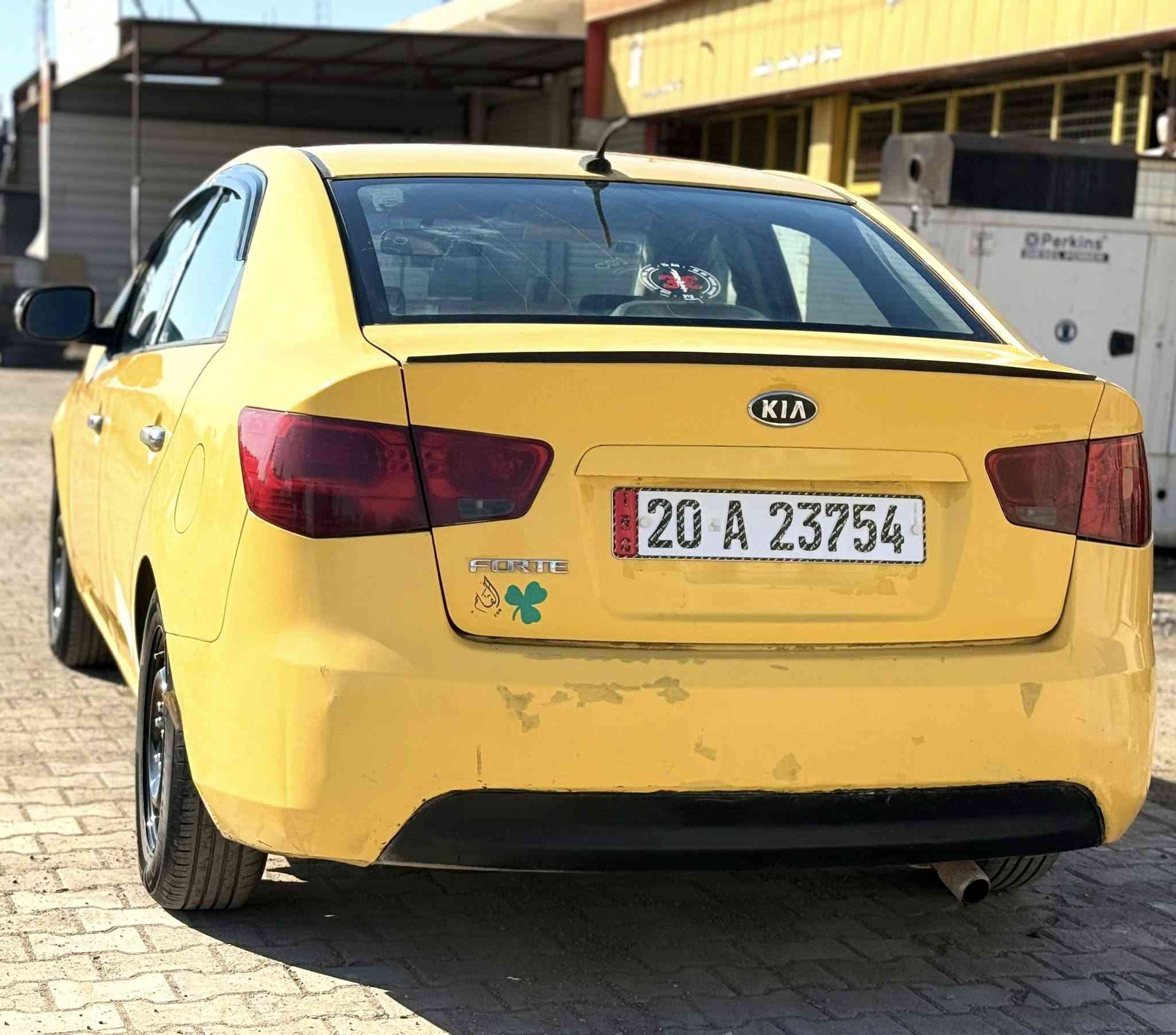 السلام عليكم فورتي 2010 محرك 2000دوش مال حويه جديد رقم ديالى الجديد مصفره مكانه ديالى السعر 75 مجال بصيط 
***********
