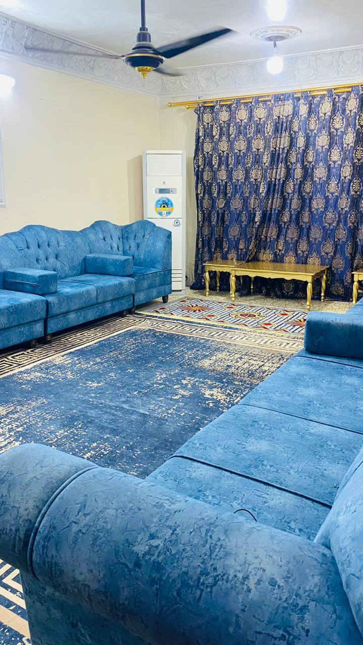 سلام عليكم عيني بيت للبيع 220 متر ركن طابقين بابين دخول وخروج كراج وحديقة البيت فيه 3 مداخل ترك حول البيت الطابق استقبال 7 × 4 صاله 5 × 4 غرفه نوم 5 × 4 حولي داخلي 3 × 5 مطبخ 3 ونص × 5 مخزن 2 × 4
حمام 2 × 3 تواليت داخلي 1 ونص × واحد ونص
تواليت خارجي الطابق الثاني غرفه 5 × 4 مع حمام غرفه نوم مع حمام
4 × 5 بيوتنة وسطحين شتايكر السعر 138 وبي مجال يم الحجي العنوان شارع الخدمات 4000 قرب محطة الغاز
للاستفسار ***********
متوفر واتساب
