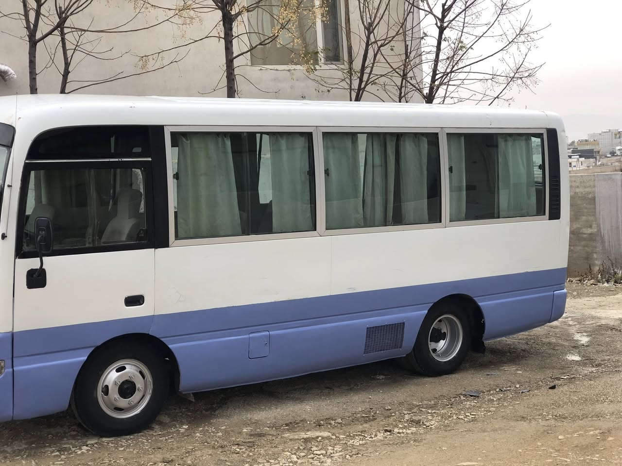 نیسان مۆدل ٢٠٠٢گئر مەکینە ئەکلس تەبریت بشەرت گەرمی بیلاد کوشن گای لۆک. بۆفرۆشتن رایتەر زیادە سەیارەکە دو پەلە بۆیاخە. ***********لەسلئمانیم
