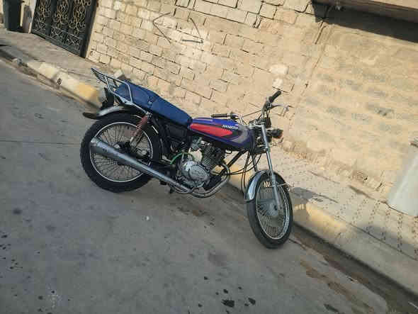 السلام عليكم الدراجه للبيع السعر 250 و بي مجال  كهربائيات كله شغاله دراجه نشطه متواجد خاص و رقم تلفون ***********
