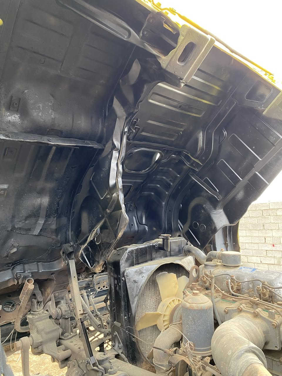 سلام عليكم سياره فوصه للبيع رقم بصره سنويه عضم عاج شرط تحويل مكينه ١٤عادي كير مكينه اكسن فرين دكسن خير من الله بدي هينو سته وربع تخم تاير كير ومكينه فوصه عنوان واسط الكوت ويه كاسحه الشراي يتصل ***********
