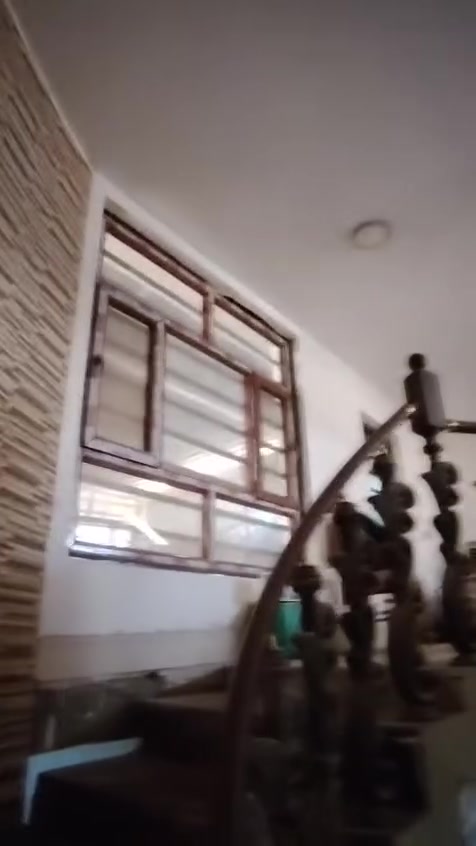 بيت طابو صرف بسمنه في حي الوفاء تقاطع الميلاد بيت حرف T كبالك فرع رابع بيت عن شارع العام مساحه 200 متر 3 طوابق يحتوي على 6غرف اودوانيه صاله حبيره 6حمامات اوتواليت بيت جاهز من كلشي طابق ثالث على طول بيت مخزنين مسكوف كامل عنوان حي الوفاء تقاطع الميلاد ***********
