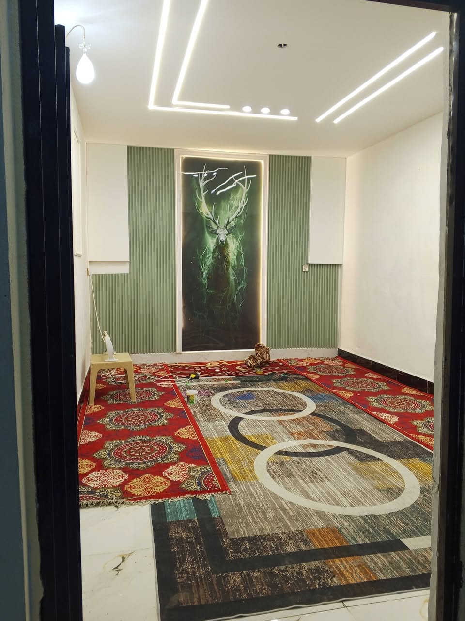 بيت ٢٠٠مترالقطعه بلديه معامله كاملة واصل للتقييم بدايت شارع قنبر على ساحه مع حديقة مقابل البيت السعر ٨٠وبي مجال ***********
