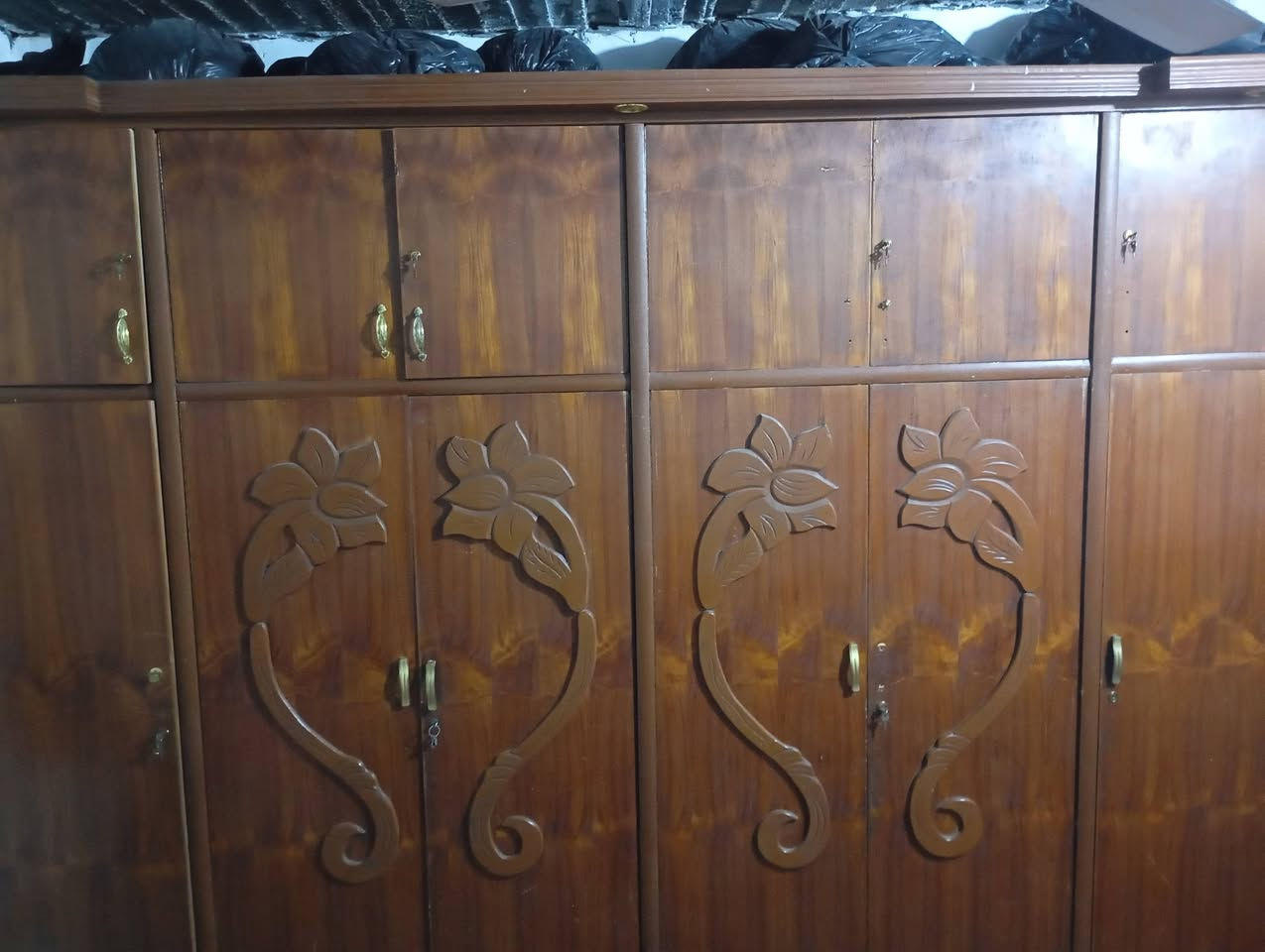 كنتور 6بيبان ابو الملحق صاج نضيف سعر 250 الشعب ***********
