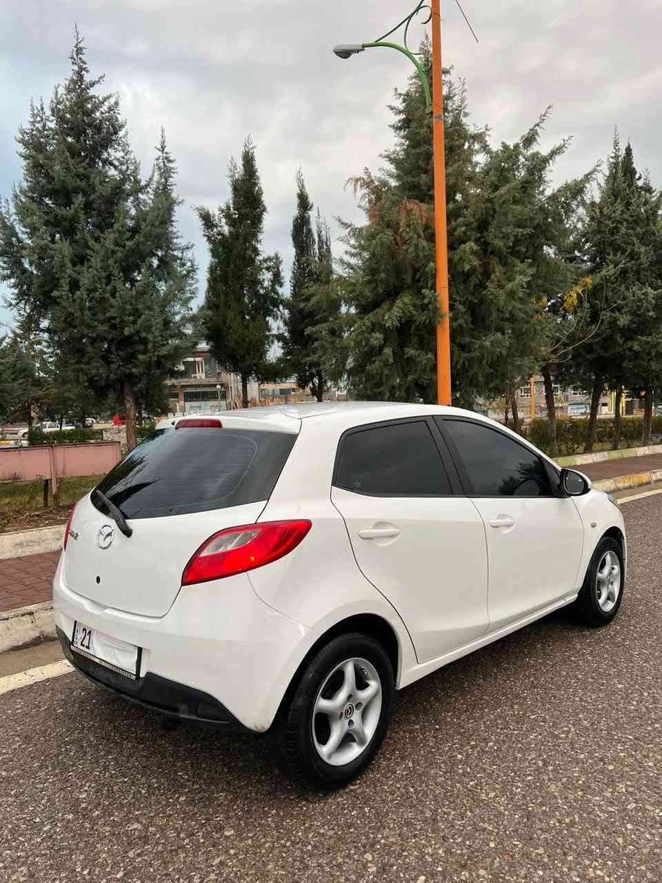 مازدای 2 ی جانتايی مۆدێل 2013 خلیجی نمونە لە جوانی خوار هەموو بازاڕ  بۆ فرۆشتن نموونەی نییە تەنها 156 هەزار ڕۆشتووە گێڕ و مەکینە و تەبرید پێش و دوای بەشەرت سەنەوی تا 2030 تازەیە ٤ تایە و ویلی لۆکی لەسەرە هایدرۆلیک و ڕۆنی مەکینەی تازە گۆڕاوە دینارێک مەسرەفی تیانییە بەشەرت چرکە لە گیانیا نییە هەر چرکەو 100$ بۆ ئەبڕم سەیارەکە تەنها ٢ پارچەی بۆیاخە داوای 86 گەڵا و معامەلەیەکی برایانە سەیارەکە لە ڕەسمەکان جوانترە سەیارەکە ماڵی دۆستە 
0773 680 5174 السليمانية, العراق
