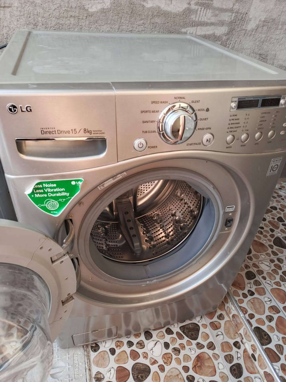 غسالة للبيع نوع LG فول أوتوماتيك 15 
رقم الهاتف ***********
