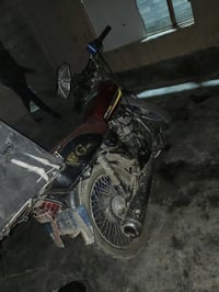 شلونك شخبارك  شباب  وين ال يدور ماطور جوه السوك بس خابر او بس راسل  مر...