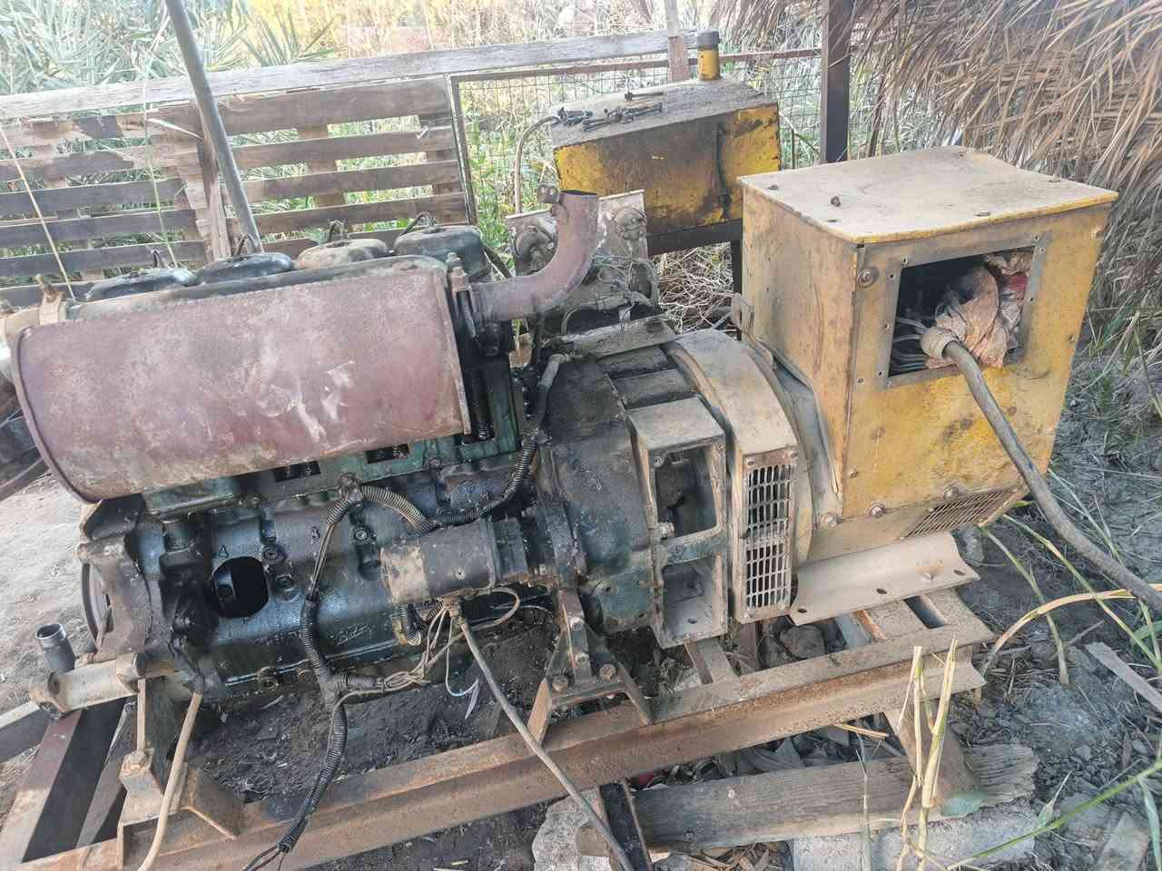 السلام عليكم مولده ديوز ٤٥كيفي المحرك رافس للبيع ***********
