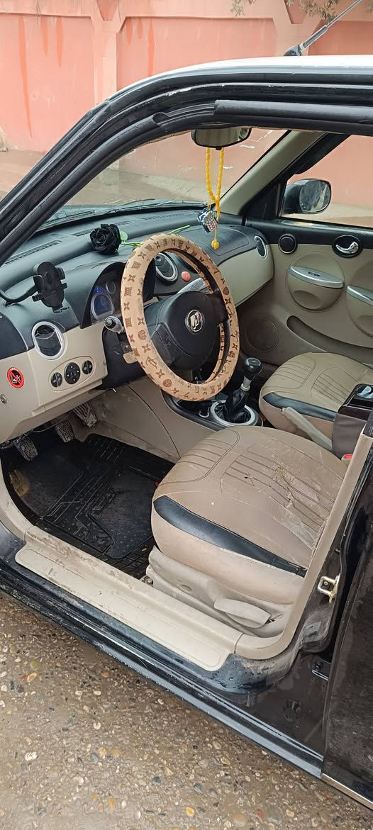 سياره ليفان ٣٢٠ للبيع
سياره نضيفه مبيها صبغ بس البوند تطويز سنويه ٢٠١٨ محرك كير شرط السعر بالخاص ***********
