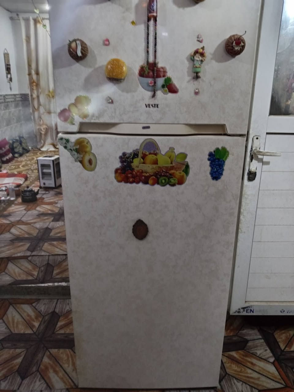 ثلاجه للبيع ***********
