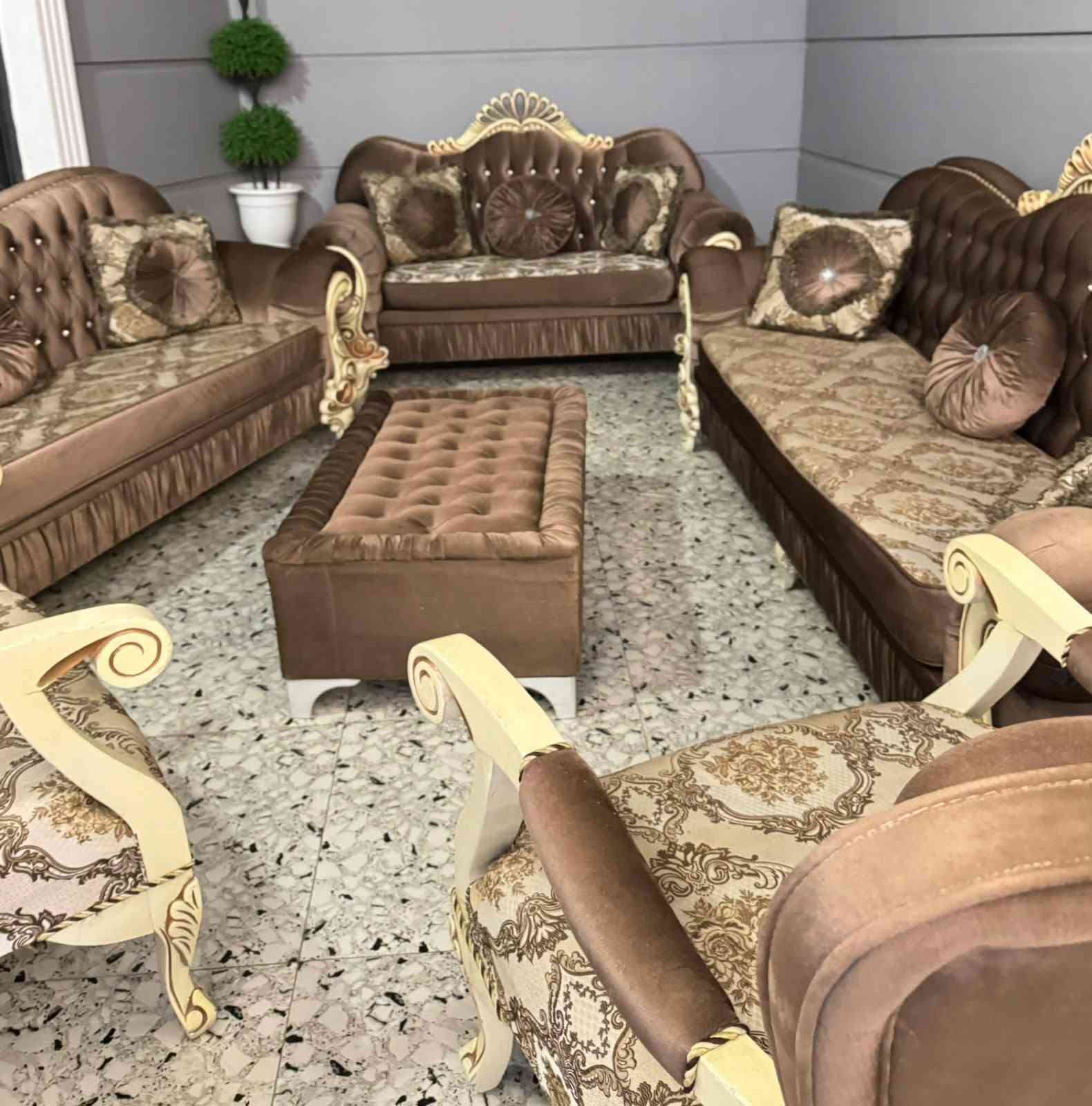 سلام عليكم 
تخم ملكي عدد ثنين نضيف مابيهم عيب *********** عنوان كركوك السلام عليكم 

ديوان للبيع اي عيب مالب شراي خابر رقم *********** عنوان كركوك
