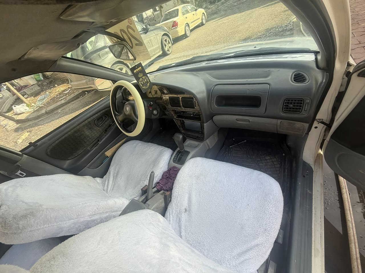 بروتون موديل٢٠٠٤ گيرو ماكينه بةشةرت گير ئوتوماتيك  ئارمةكةي ون بووه بةشةرتي  ئةوةليات 
سعري
٢٧كه لا
***********
***********
