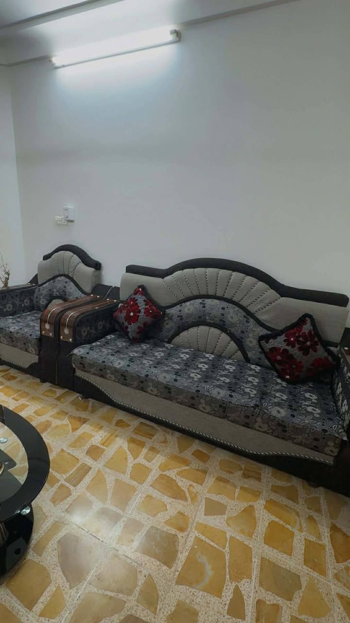 طخم البيع 
خشب ثقيل ما بي أي عيب
قطعتين كبار وحدة وسط واثنين زغار
السعر 350 واذا اقل هم عادي بيع مستعجل
العنوان موصل حي الوحدة
الاستفسار اكثر خاص 
تصعيد متابعين


**إذا كنت صاحب هذا الإعلان وتريد حذفه لأي سبب، رجاءا أرسل رسالة إلى الدعم الفني**