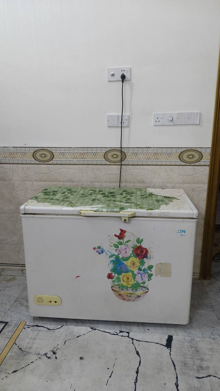 غراض بيت للبيع 
ثلاجه جديده
مجمده 
كنتور كبير
كنتور صغير
بوفيه كبيره
زائد سبالت عدد ٣جداريات جديدات طگ الكارتون
وسبلت كنتوري ٣طن جديد طگ الكارتون
غساله جديده
كاونتر المنيوم ٤متر قاطين
چرابي ام النفر خشب عدد ٣
طباخ ابو 5 عيون نضيف جدا وكله شغال
مكينه خياطه ام الفراشه 
تنور كبير غاز +تنور صغير ارضي غاز
منضومة انترنت +كامرات
مراوح سقفيات عدد ٨ جديد طك الكارتون استخدامهن كلش قليل 
علما ان الغراض كلهن جديدات مال بيت كله تجهيز جديد
للاتصال والاستفسار يرجى الاتصال على الرقم
***********
