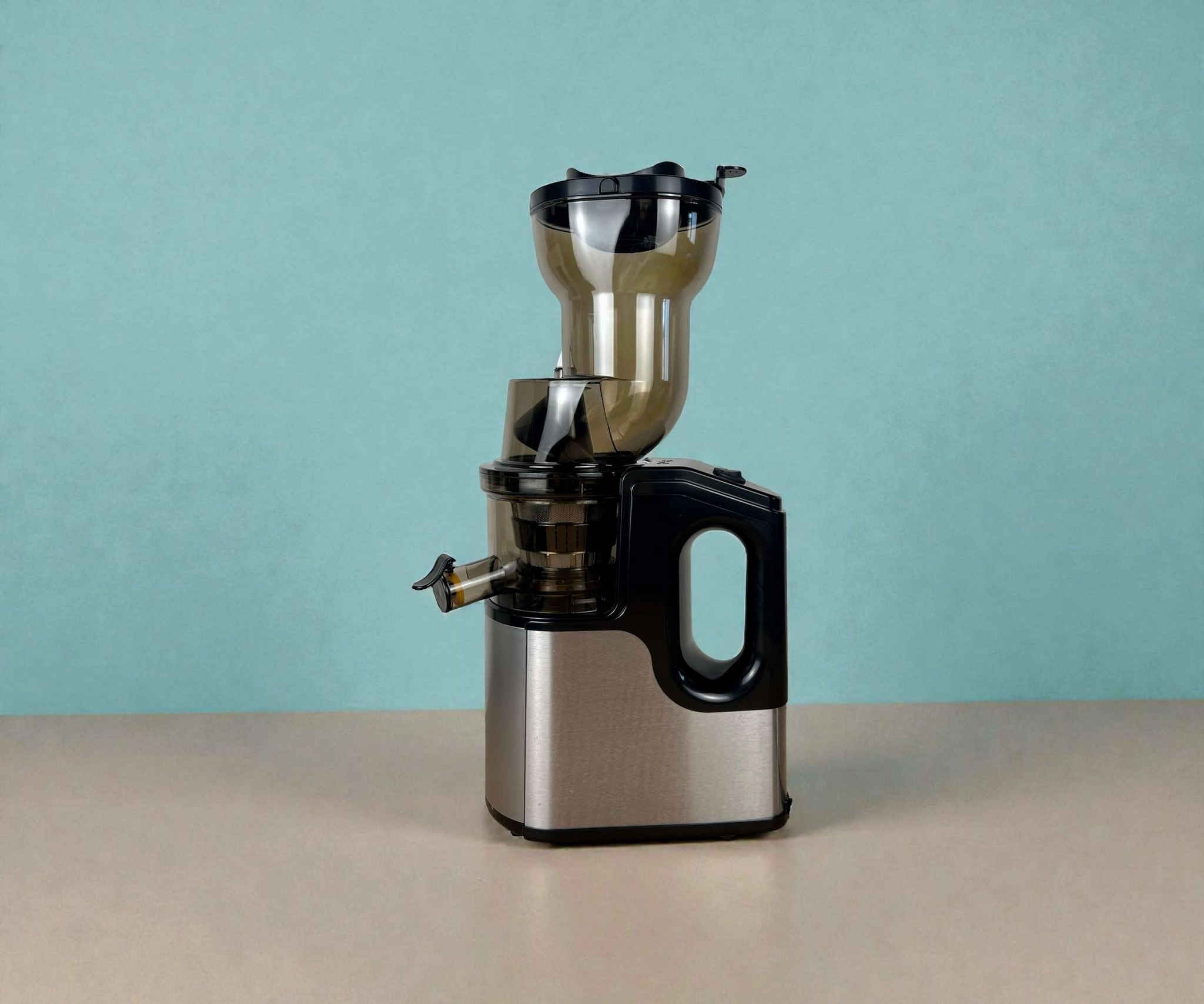 معصارة فواكة وخضراوت ب65 الف 
عصير طبيعي 100% من بيتك 🥕🍎

معصارة Silver Love تعطيك عصير نقي بأقل أكسدة وأعلى استخلاص.

فوهة واسعة 130 ملم حتى تعصر بدون تقطيع كثير.

محرك 1000 واط قوي وثابت.

نظام عصر بطيء يحافظ على الطعم والقيمة الغذائية.

زر عكس لمعالجة أي انسداد بسهولة.

اختيار مثالي للعائلة ومحبي العصائر الصحية يومياً 💚
#اجهزة مطبخ


**إذا كنت صاحب هذا الإعلان وتريد حذفه لأي سبب، رجاءا أرسل رسالة إلى الدعم الفني**