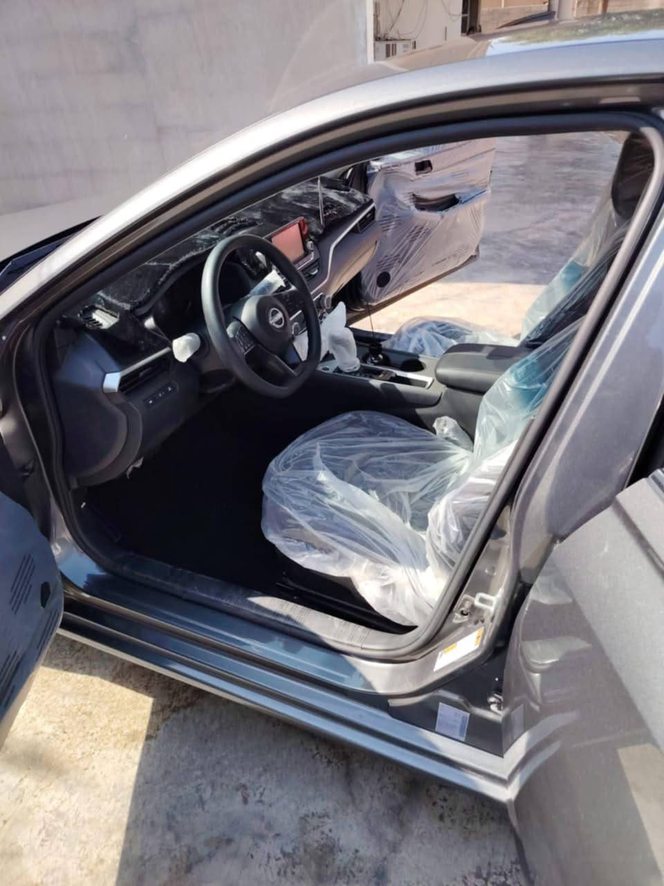 السلام عليكم.
نيسان التيما موديل 2024 

ضرر جاملغ امامي فقط سياره جديده 

ماشيه 9الاف فقط مكانها ديالى _حمرين

السعر160وبيها مجال بسيط 

مكلف بالنشر رقم صاحب السياره..***********
