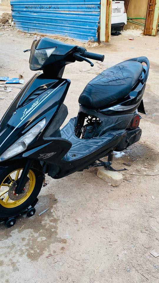 السلام عليكم ماكس مضلع ياباني للبيع كفاله عامه مامفتوحه نكره سلف كهربائياتهه كلهه شغاله كابريتر مو نوزل مكينه ناعمه شلعه ومعدل ماناقصهه شي للبيع السعر 950 وبيهه مجال قليل مكاني البصره الجزيره هاتف/***********
