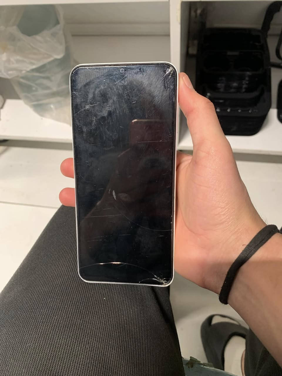 السلام عليكم كلگسي A13 ذاكره 64 السعر 125 قفل مكاني بغداد البلديات ، ***********
