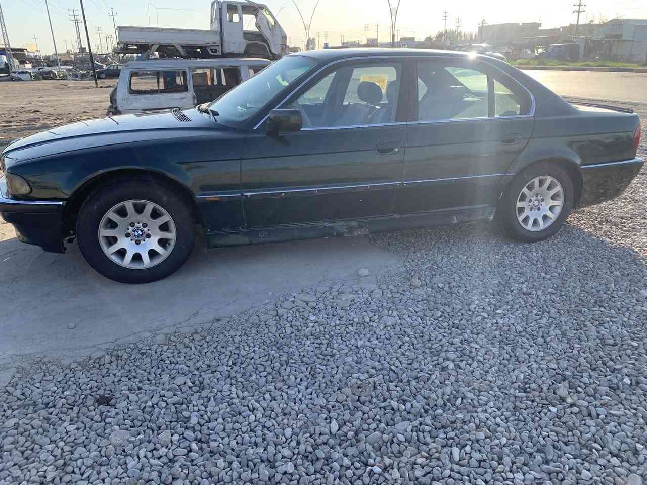 السلام عليكم بي ام كاسحه حجم 744 موديل 1996 للبيع كير بشرط مكينه بيها دخان تبريد شغال دبل جام سياره تخم تاير رقم بغداد تحويل ثاني يوم السعر 60 بيها مجال مكان ديالى الغالبية هاتف ***********
