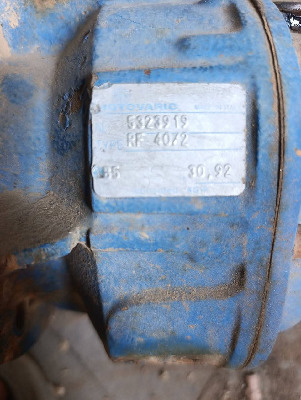 گير بوكس إيطالي عدد 3 سعر الواحد 100 الف قفل يوجد توصيل ***********
