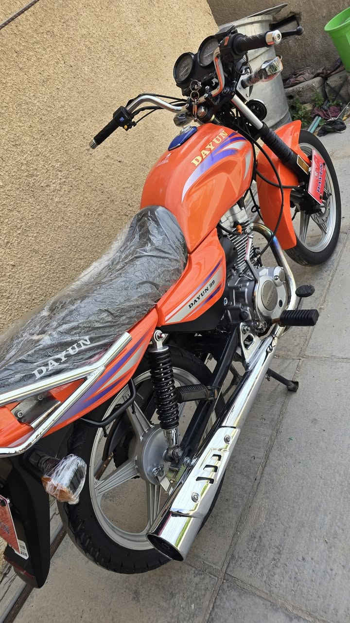 دايوان عضم موديل 2023 طالعه بل2024 وكيل ثامر خلخال الجوهره وصل معرض ثامر خلخال موجود اوراق اصليه وكامله وبسمي شرط الترقيم مكينه مامفتوحه ناعمه شلعه وتراي ونعومه خير من الله كهربائيات كلها شغاله سلف هندر دبل اشاره بلادي لايت جمجمه صالنصه ستيل كلها كامله الدراجه نضيفه ونضافته كدامكم بلصور رايدها 1350 وبيها مجال بسيط للشراي مكاني كربلاء اليريده يتصل ويدلل 
***********
