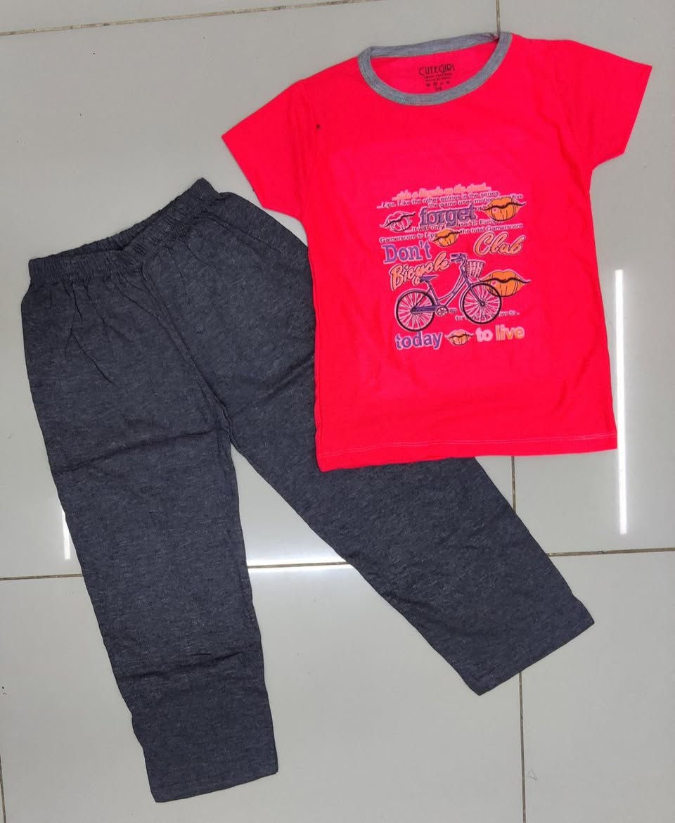 موجود 10,000 درزن 
كرتون مشكل نقشات 
تعبئة 16.5 درزن 
بضاعة قطن خامة كتير نظيفة
مقاس من 3 سنة الى 8 سنة
الامارات دبي


**إذا كنت صاحب هذا الإعلان وتريد حذفه لأي سبب، رجاءا أرسل رسالة إلى الدعم الفني**