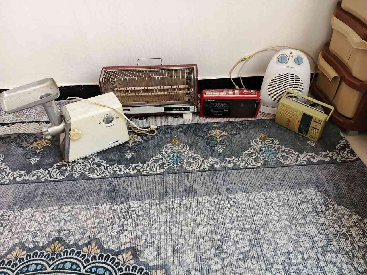 غراض قديمه للبيع او مراوس بهاون ساعه يدويه قديمه مكاني ذي قار ***********
