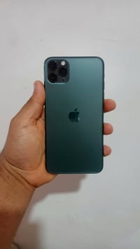 آيفون ١١ برو ماكس • ٢٥٦ • بطاريه ٨٧