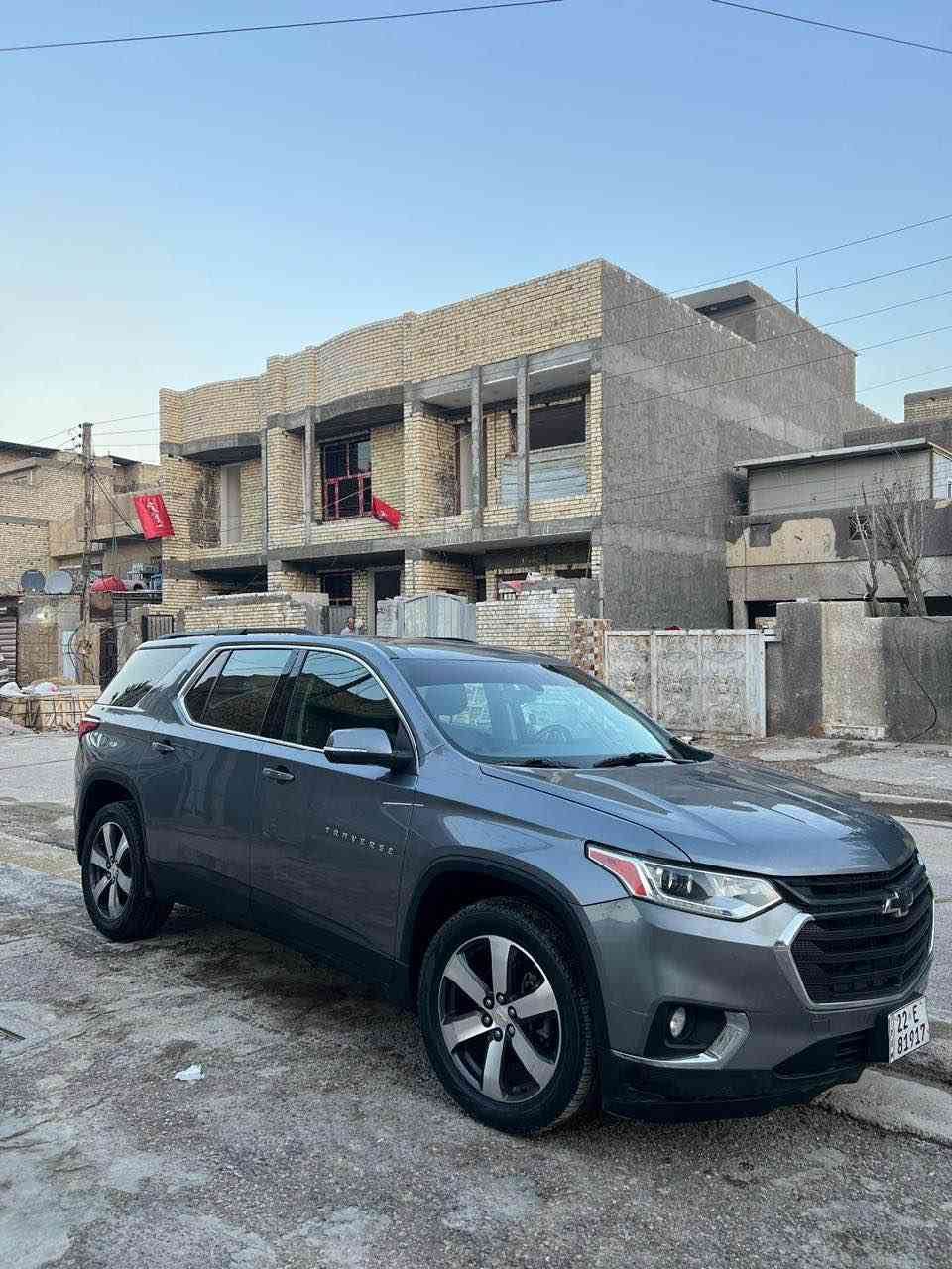 السلام عليكم 
شوفرليت ترافيرس موديل 2021 للبيع 
السيارة فول مواصفات LTZ 
مكينة ستة سلندر ٣٦٠٠ سبعة راكتب 
المواصفات 
بانوراما 
كشنات منفصل 
٥ بصمات بالابواب 
شاشة كبيرة مع apple car play 
قاصة خلف الشاشة 
وضعيات قيادة 
دفع رباعي 
تدفئة كشنات 
الجام اوتو 
لايت متكيف مع حركة عجلة القيادة 
وبعد بيها مواصفات هوايه 
رقم اربيل هزة + فحص جديد 
تحويل ثاني يوم 
حادث خفيف بدون ايرباك 
بيها صبغ فقط الجاملغ الخلفي 
وتبديل دعامية امامية 
المكان بغداد حي اور
السعر 215 وبيها مجال 
وهذا رقمي 
*********** 
*********** بغداد, العراق
