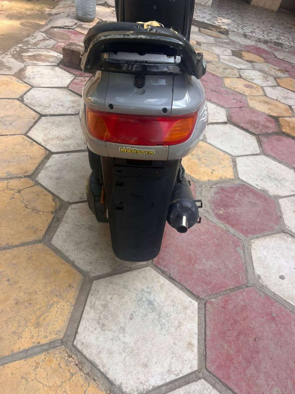 السلام عليكم أقره المنشور رحمه لوالديك دراجه فراشه للبيع سعر 275 وبيهه مجال للشراي الدراجه مفتوحه فتحته عله ايدي الله شاهد اني مصلح وشتغلته شغل حلو تترحملي مكينه مال واحد يروح اشغله ويرجع او مشاوير باليعجبك دراجه دراجه صالنصه رياضي FM مفتوحه فلاتر مالته دراجه الله شاهد عله ايدي ماغشك ابد احجي الصراحه وباقي التفاصيل خاص *********** مكان نجف ناحيه الحيدريه
