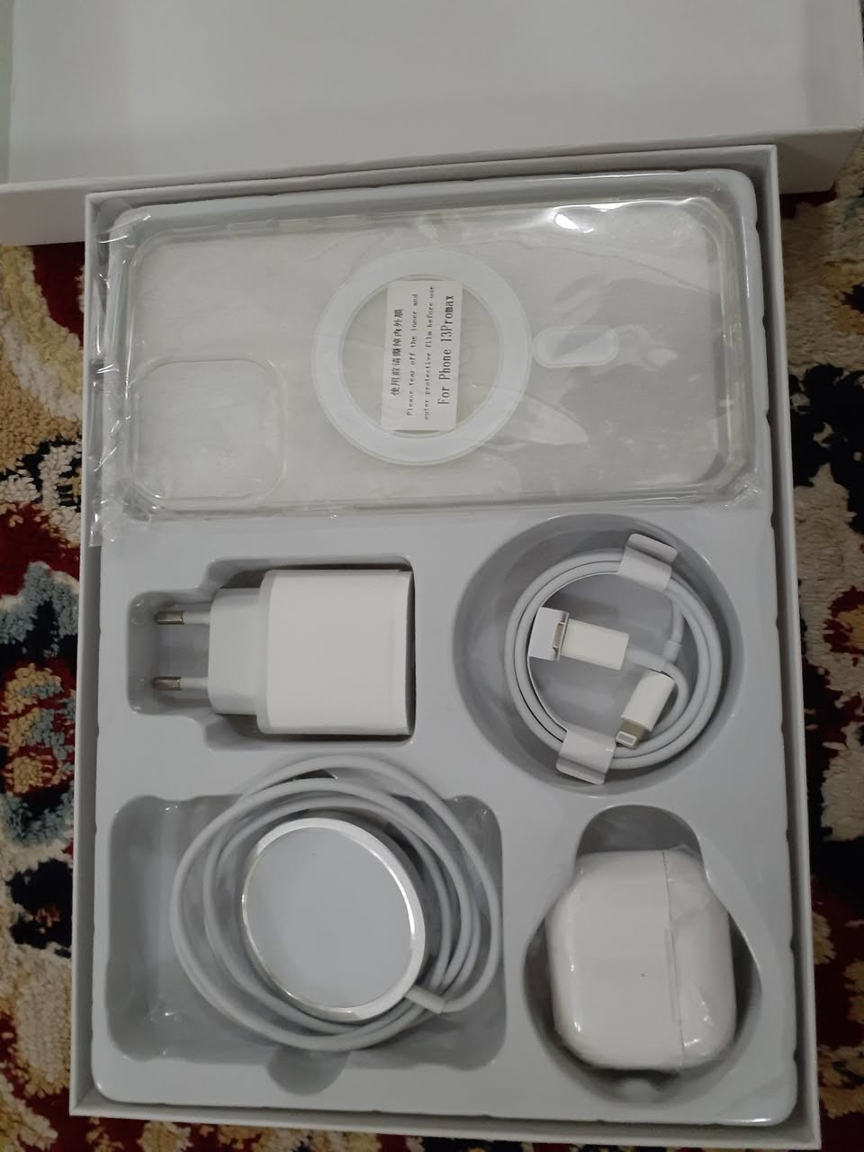 بوكس بهذا الشكل الجميل كل غراضه اصلي سعر 25 الف بس ***********
