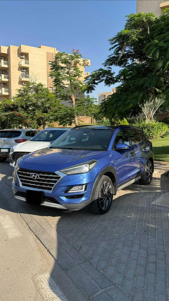 هيونداي توسان تيربو 2019
لون أزرق مميز يخطف العين 💙
أعلى فئة 
فبريكه بالكامل (Full Option)

✔️ عداد 170 ألف كم
✔️ حالة ممتازة ومحافظة على نفسها
✔️ رخصة سارية لحد 1 / 2028

⚙️ موتور تيربو قوي + أداء محترم جداً على الطريق
🛋️ صالون مريح وتجهيزات كاملة لكل اللي محتاجه
المعاينه مدينتي  
للتواصل :01020288386


**إذا كنت صاحب هذا الإعلان وتريد حذفه لأي سبب، رجاءا أرسل رسالة إلى الدعم الفني**