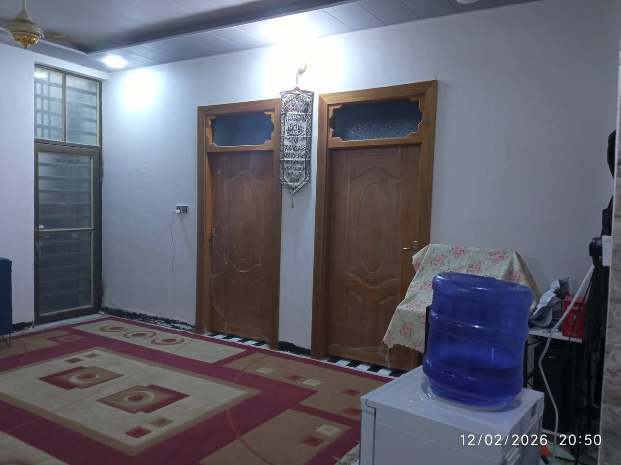 سلام عليكم بيت للبيع زراعي مقابل قريه ملحق الغديرعامود 327جهه ياحسين  سند 25 قابل للتطويب  مساحه 140 سعر ب60وبببي مجال  .......  
البناء غرفتين قياس 3*4وصاله 4*6 واستقبال 4*6ومطبخ وتخاريج داخليه وخارجيه السقوف كلها ثانويه الغرف مربعات والصاله والاستقبال اشرطه شغل درجه اولى قريب سوك والمدارس جهه المواكب المنطقة زين وجيران خوش جيران اي ستفسار!سبب البيع يريدون مكان أكبر! +9647844344356
***********
