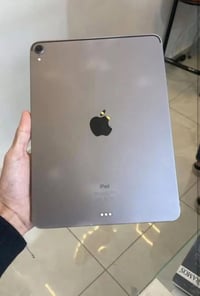 ايباد برو 2018 11انج مساحه ٦٤ بي عواج خفيف بيع ومراوس  سعر خاص بكان بغ...